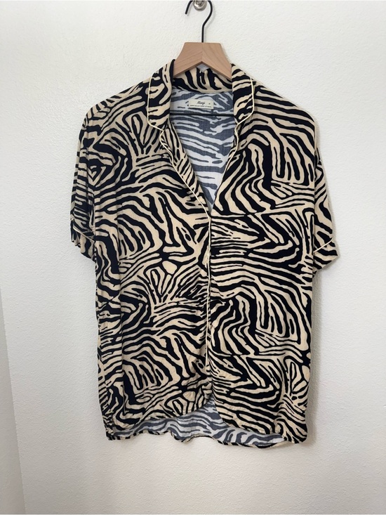 Maaji Tops - Maaji Womens Animal Print Sole Shirt Medium Multi Button Up Top